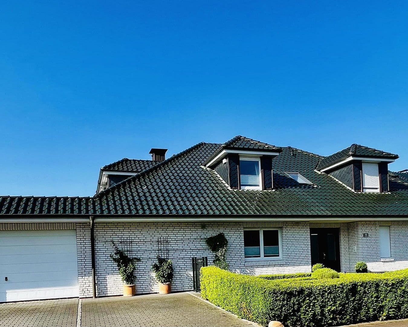 Predaj domu 360 m², pozemek 1.240 m², Paustian-Ring 122, Bad Bramstedt, Šlezvicko-Holštajnsko Predaj domu 360 m², pozemek 1.240 m², Paustian-Ring 122, Bad Bramstedt, Šlezvicko-Holštajnsko