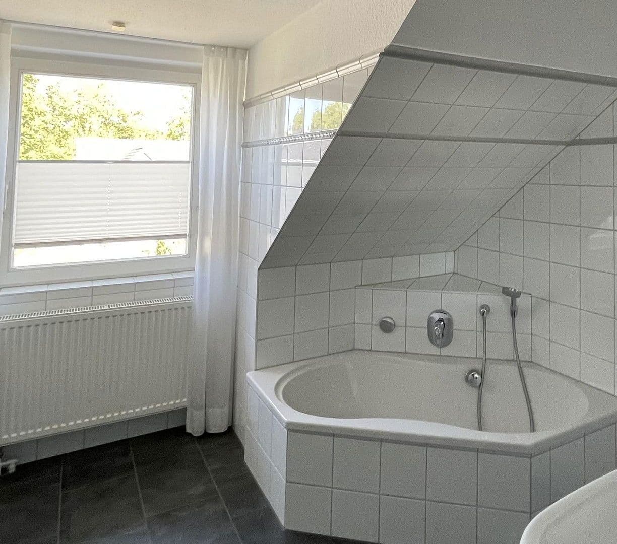 Predaj domu 360 m², pozemek 1.240 m², Paustian-Ring 122, Bad Bramstedt, Šlezvicko-Holštajnsko Predaj domu 360 m², pozemek 1.240 m², Paustian-Ring 122, Bad Bramstedt, Šlezvicko-Holštajnsko