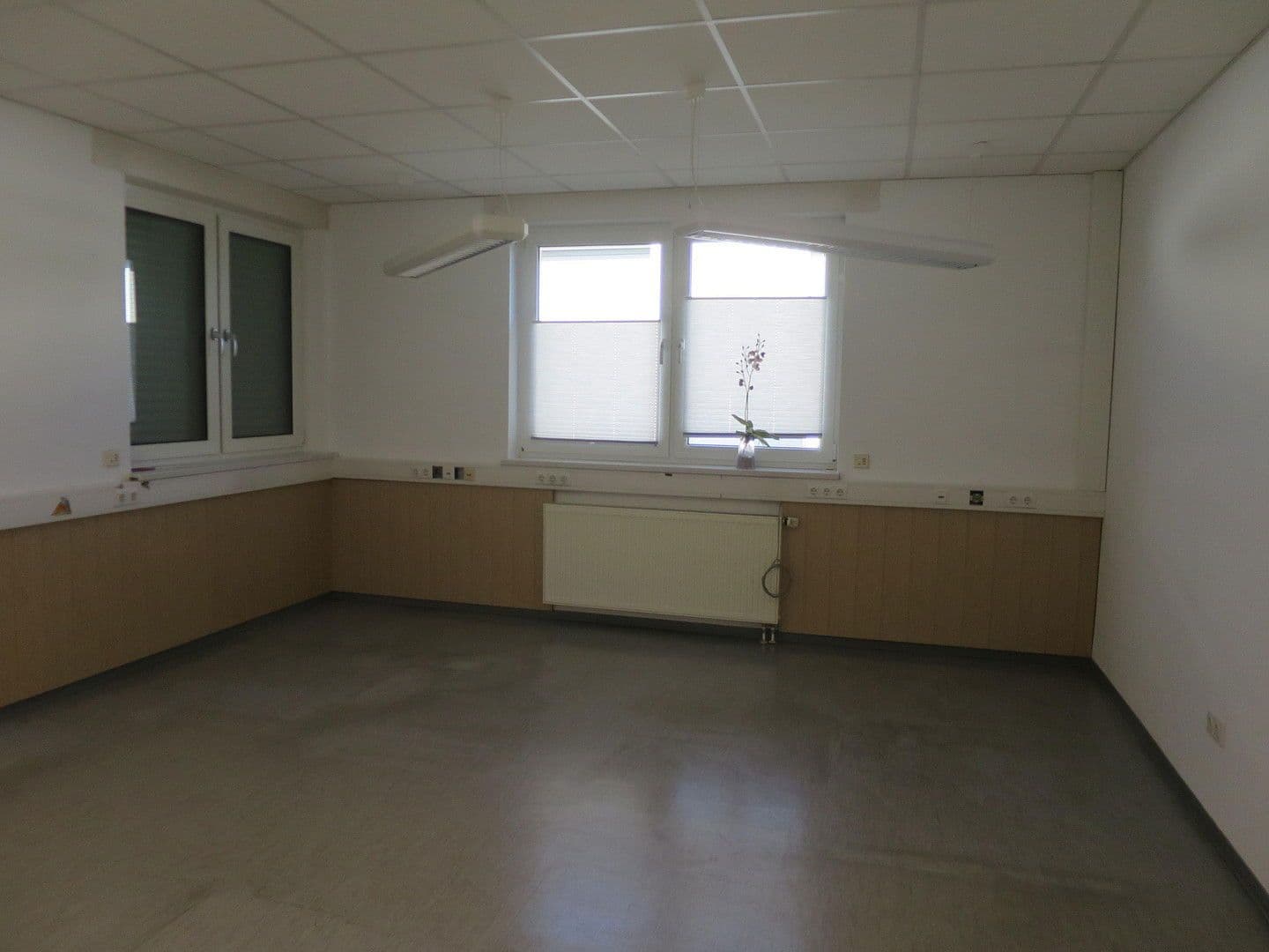 Prenájom nebytového priestoru 1.700 m², Windmüllerstr. 50, Lippstadt, Severné Porýnie - Westfálsko Prenájom nebytového priestoru 1.700 m², Windmüllerstr. 50, Lippstadt, Severné Porýnie - Westfálsko