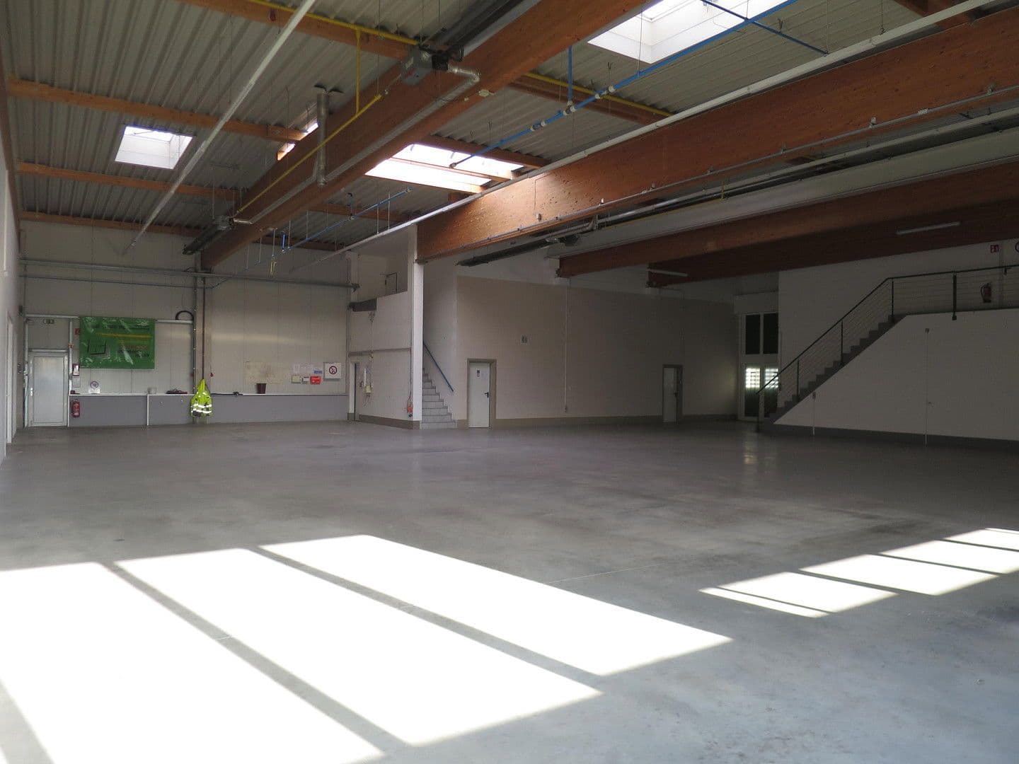 Prenájom nebytového priestoru 1.700 m², Windmüllerstr. 50, Lippstadt, Severné Porýnie - Westfálsko Prenájom nebytového priestoru 1.700 m², Windmüllerstr. 50, Lippstadt, Severné Porýnie - Westfálsko