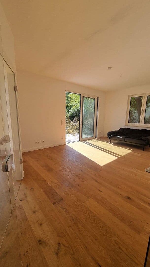 Prenájom domu 197 m², pozemek 485 m², Berlin, Berlín Prenájom domu 197 m², pozemek 485 m², Berlin, Berlín