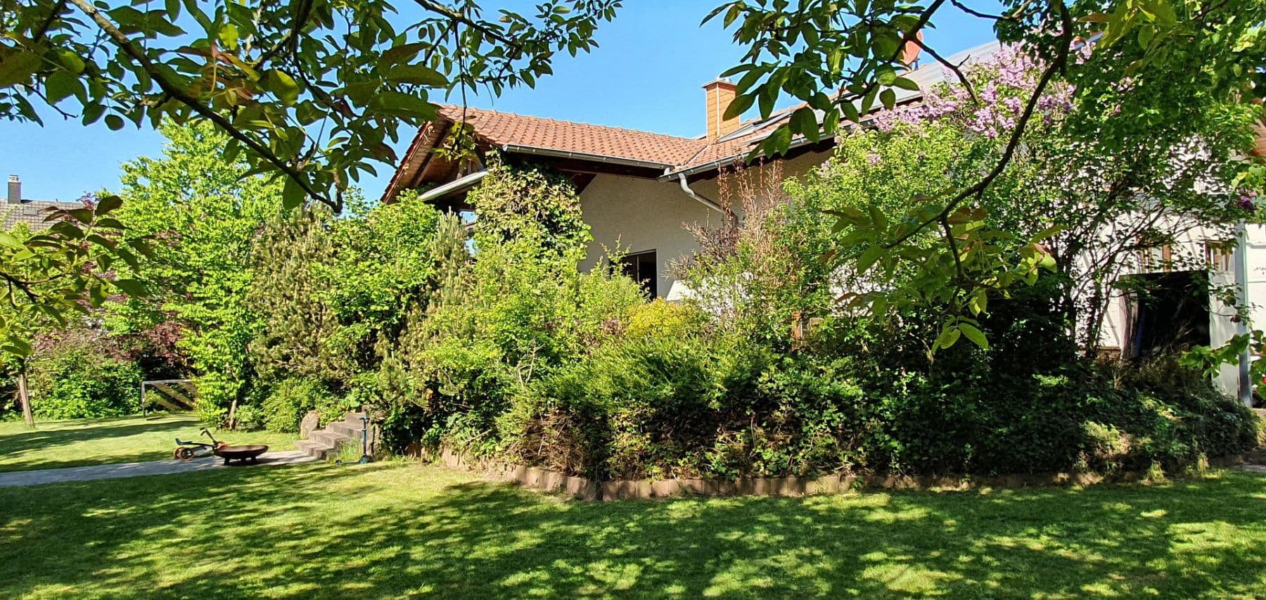 Predaj domu 270 m², pozemek 1.648 m², Hermersberg, Porýnie-Falcko Predaj domu 270 m², pozemek 1.648 m², Hermersberg, Porýnie-Falcko