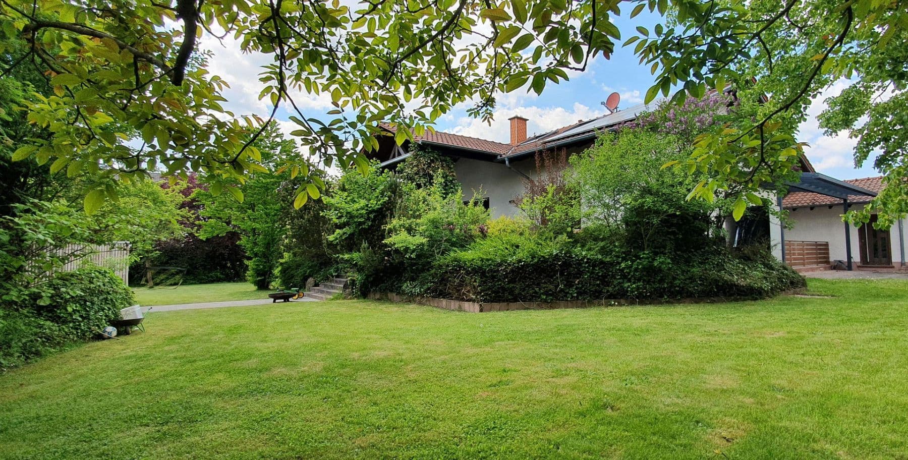 Predaj domu 270 m², pozemek 1.648 m², Hermersberg, Porýnie-Falcko Predaj domu 270 m², pozemek 1.648 m², Hermersberg, Porýnie-Falcko