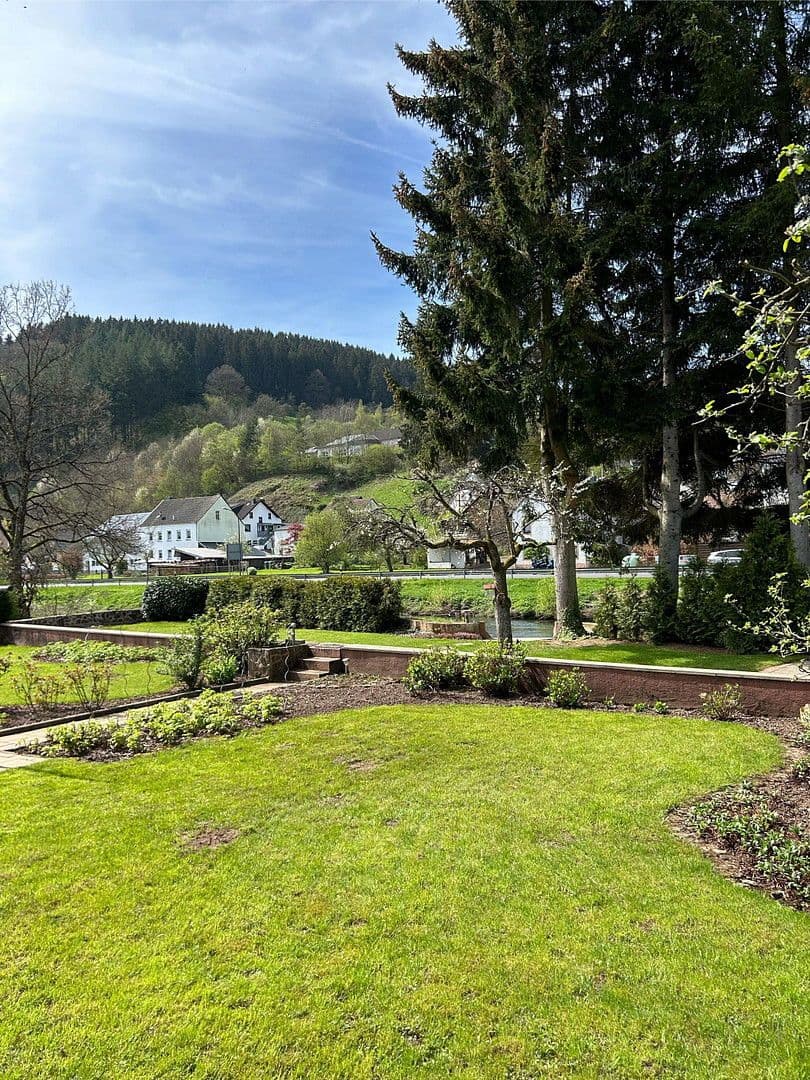 Predaj domu 240 m², pozemek 2.468 m², Mürlenbach, Porýnie-Falcko Predaj domu 240 m², pozemek 2.468 m², Mürlenbach, Porýnie-Falcko