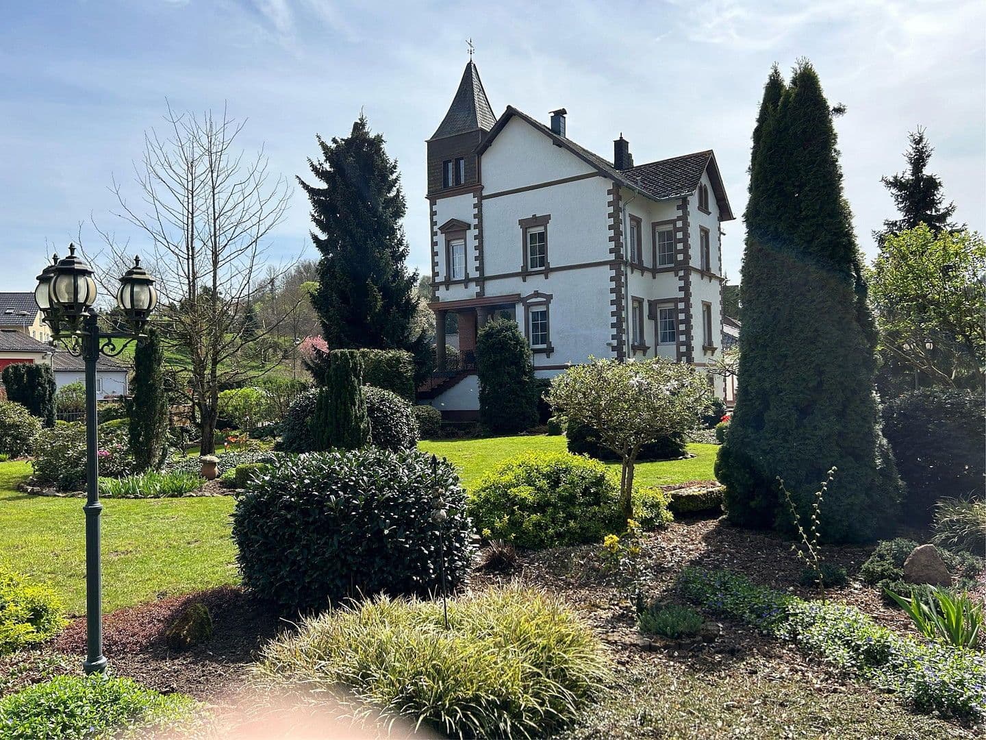 Predaj domu 240 m², pozemek 2.468 m², Mürlenbach, Porýnie-Falcko Predaj domu 240 m², pozemek 2.468 m², Mürlenbach, Porýnie-Falcko