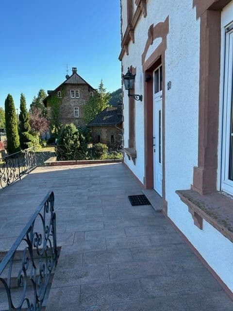 Predaj domu 240 m², pozemek 2.468 m², Mürlenbach, Porýnie-Falcko Predaj domu 240 m², pozemek 2.468 m², Mürlenbach, Porýnie-Falcko