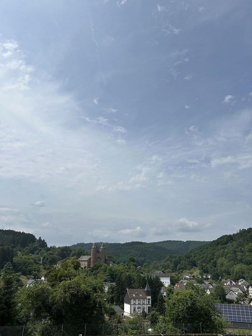 Predaj domu 240 m², pozemek 2.468 m², Mürlenbach, Porýnie-Falcko Predaj domu 240 m², pozemek 2.468 m², Mürlenbach, Porýnie-Falcko