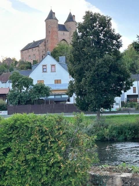 Predaj domu 240 m², pozemek 2.468 m², Mürlenbach, Porýnie-Falcko Predaj domu 240 m², pozemek 2.468 m², Mürlenbach, Porýnie-Falcko