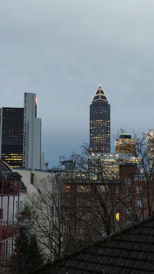 Prenájom bytu 4-izbový 74 m², Emser Strasse 40, Frankfurt, Hesensko Prenájom bytu 4-izbový 74 m², Emser Strasse 40, Frankfurt, Hesensko