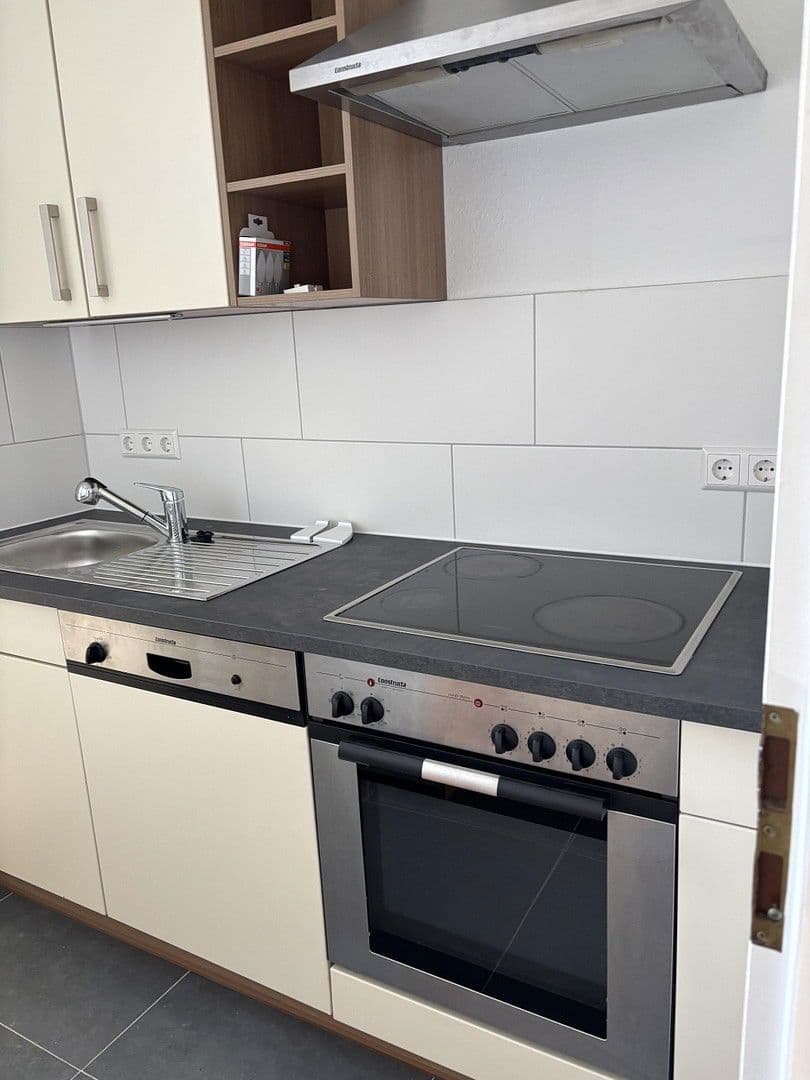 Prenájom bytu 3-izbový 72 m², Holzwiesenstr. 15, Starzach, Bádensko-Wurttembersko Prenájom bytu 3-izbový 72 m², Holzwiesenstr. 15, Starzach, Bádensko-Wurttembersko