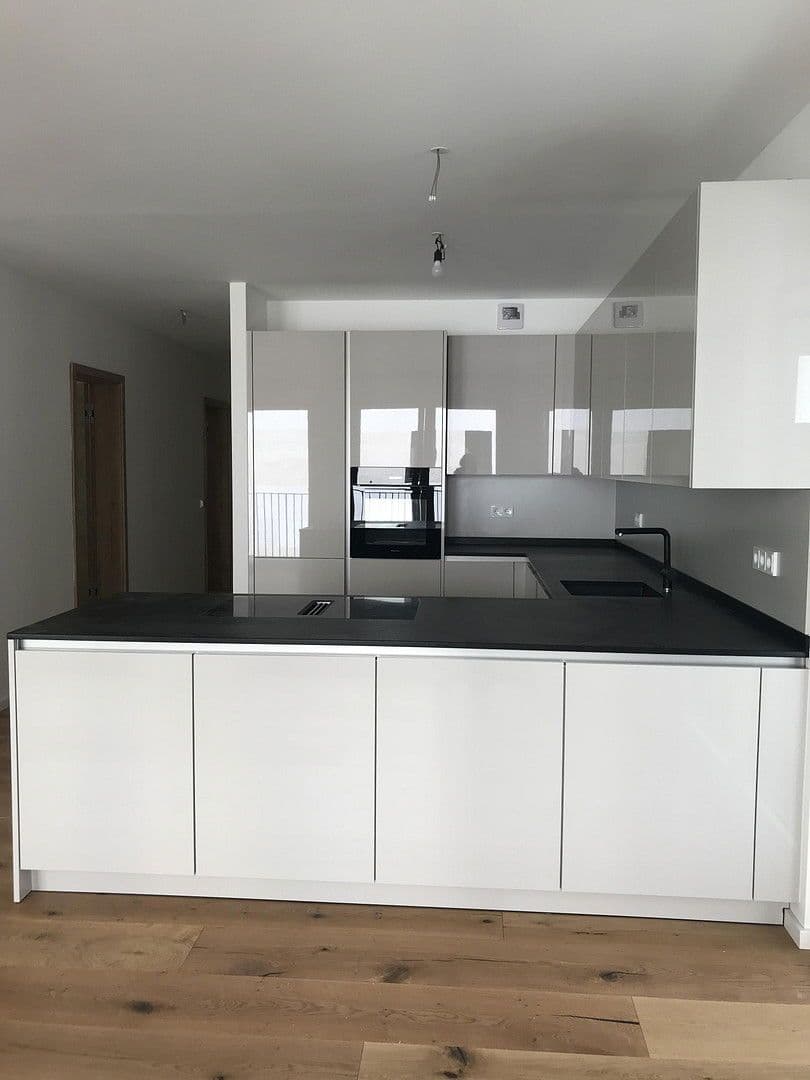 Prenájom bytu 4-izbový 146 m², Buchschlager Allee 29-33, Dreieich, Hesensko Prenájom bytu 4-izbový 146 m², Buchschlager Allee 29-33, Dreieich, Hesensko