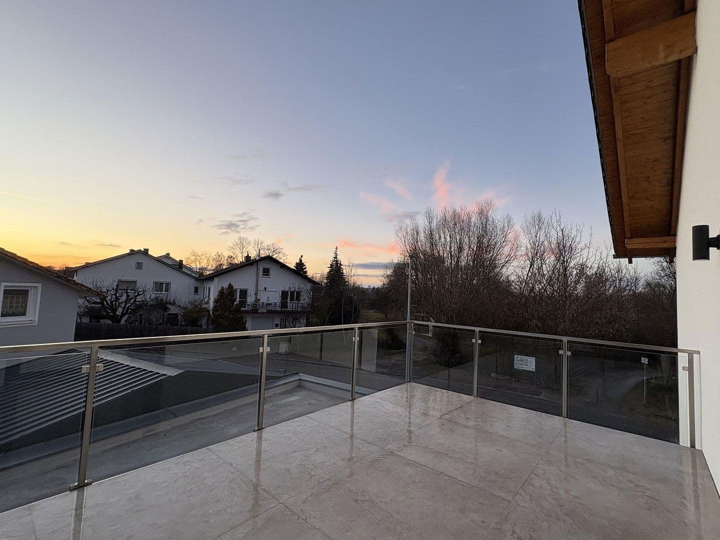 Prenájom bytu 4-izbový 149 m², Dingolfing, Bavorsko Prenájom bytu 4-izbový 149 m², Dingolfing, Bavorsko