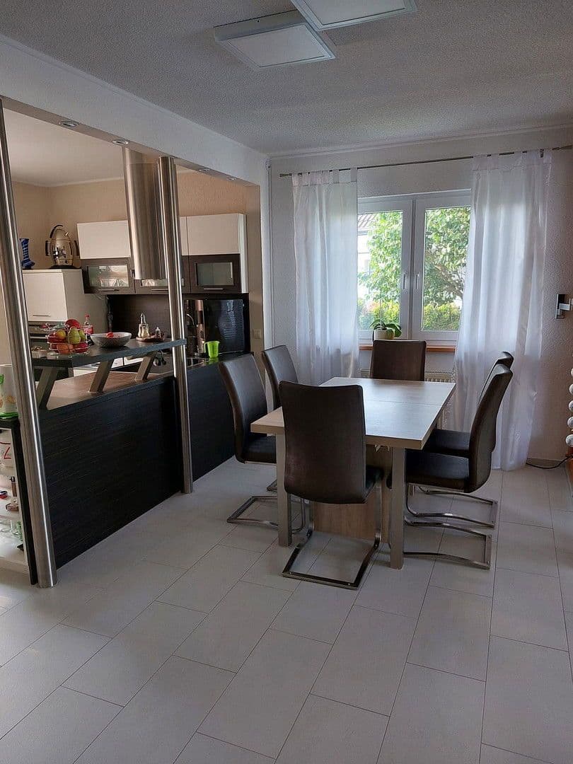 Predaj domu 176 m², pozemek 551 m², Am Schwefelgraben 3, Mühlhausen-Ehingen, Bádensko-Wurttembersko Predaj domu 176 m², pozemek 551 m², Am Schwefelgraben 3, Mühlhausen-Ehingen, Bádensko-Wurttembersko