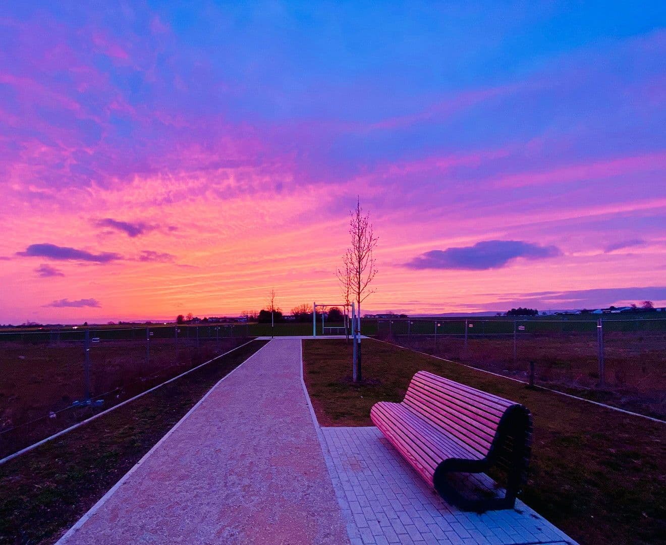 Predaj domu 139 m², pozemek 122 m², Rotkehlchenweg 134, Wiesbaden-Nordenstadt, Hesensko Predaj domu 139 m², pozemek 122 m², Rotkehlchenweg 134, Wiesbaden-Nordenstadt, Hesensko