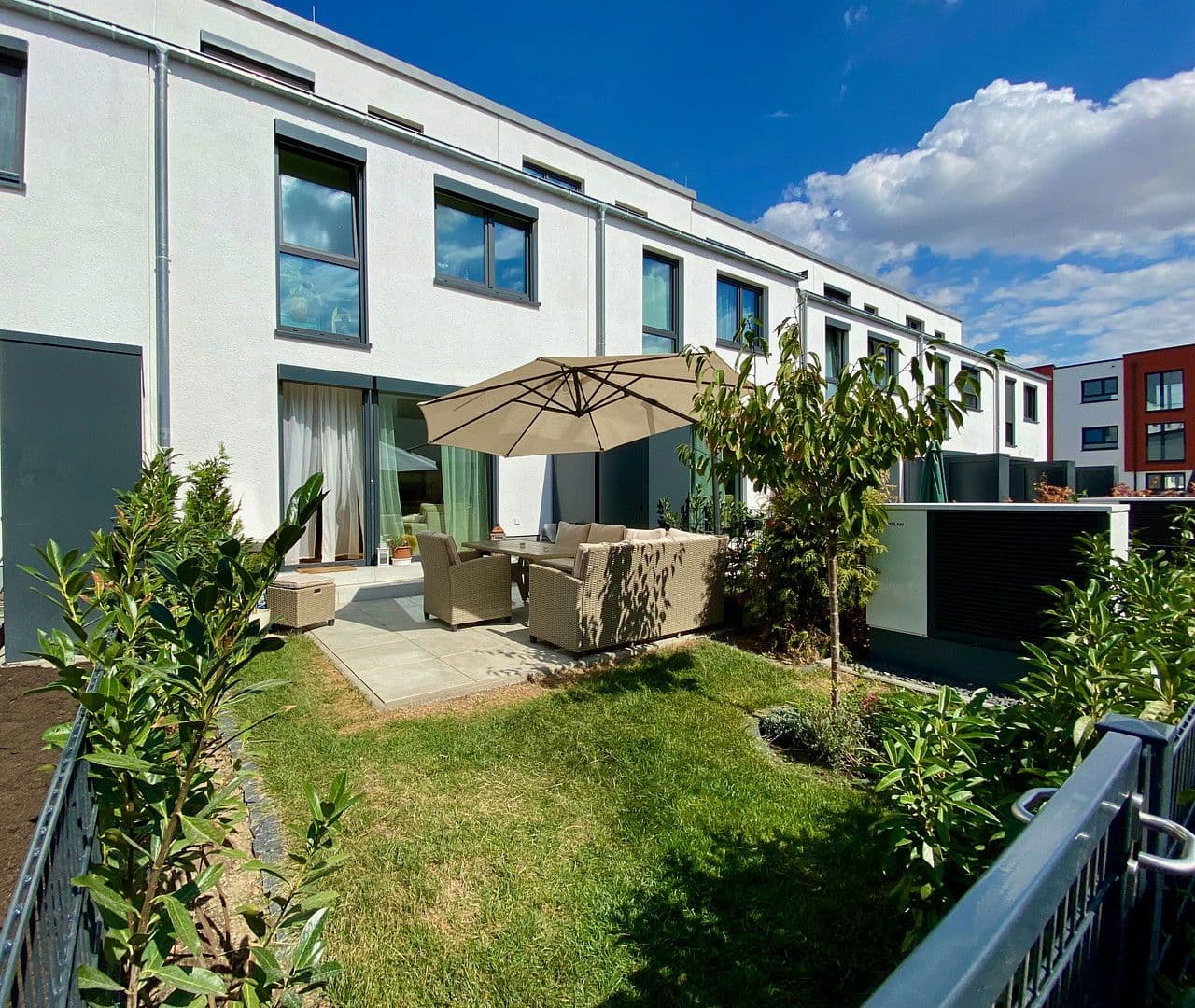 Predaj domu 139 m², pozemek 122 m², Rotkehlchenweg 134, Wiesbaden-Nordenstadt, Hesensko Predaj domu 139 m², pozemek 122 m², Rotkehlchenweg 134, Wiesbaden-Nordenstadt, Hesensko