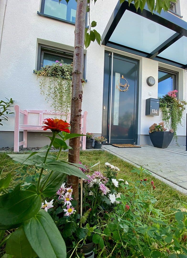 Predaj domu 139 m², pozemek 122 m², Rotkehlchenweg 134, Wiesbaden-Nordenstadt, Hesensko Predaj domu 139 m², pozemek 122 m², Rotkehlchenweg 134, Wiesbaden-Nordenstadt, Hesensko