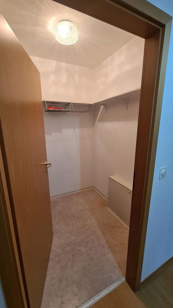 Prenájom bytu 2-izbový 78 m², Suhl, Durínsko Prenájom bytu 2-izbový 78 m², Suhl, Durínsko