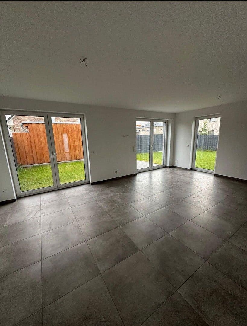 Prenájom domu 135 m², pozemek 666 m², Schwarmstedt, Dolné Sasko Prenájom domu 135 m², pozemek 666 m², Schwarmstedt, Dolné Sasko