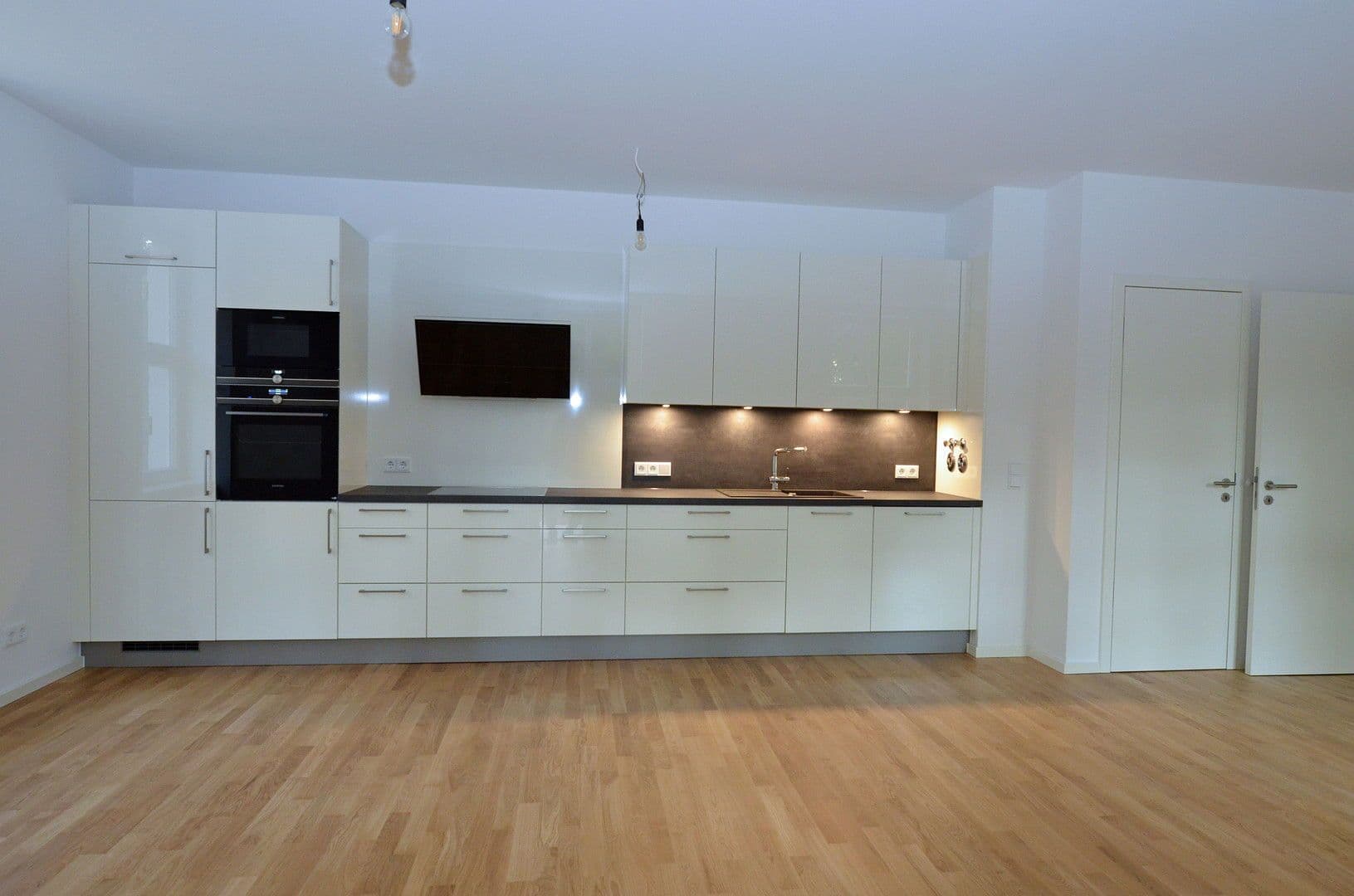 Prenájom bytu 2-izbový 67 m², Metropolitan Park 22, Berlin, Berlín Prenájom bytu 2-izbový 67 m², Metropolitan Park 22, Berlin, Berlín