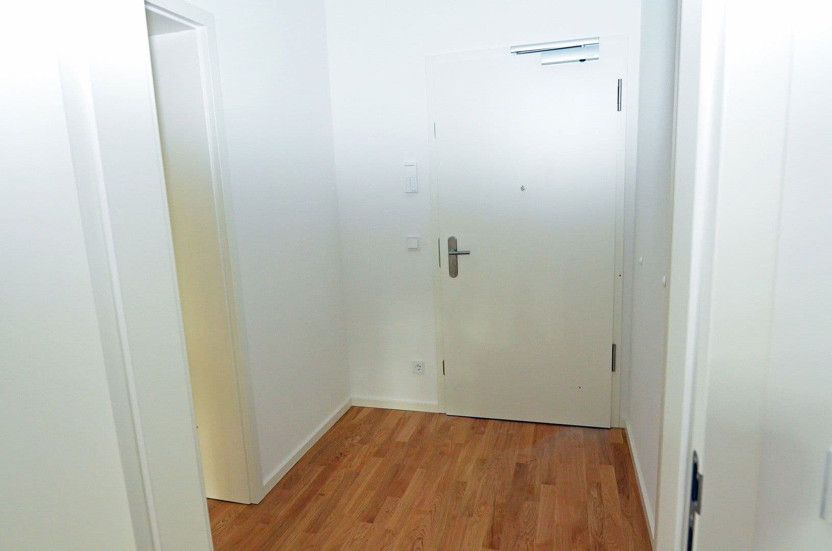 Prenájom bytu 2-izbový 67 m², Metropolitan Park 22, Berlin, Berlín Prenájom bytu 2-izbový 67 m², Metropolitan Park 22, Berlin, Berlín