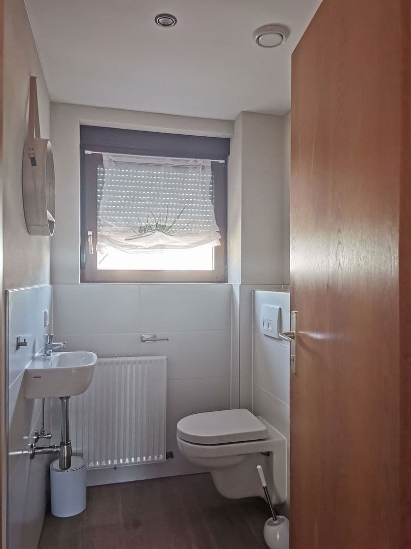 Prenájom bytu 3-izbový 85 m², Neuenstadt am Kocher, Bádensko-Wurttembersko Prenájom bytu 3-izbový 85 m², Neuenstadt am Kocher, Bádensko-Wurttembersko