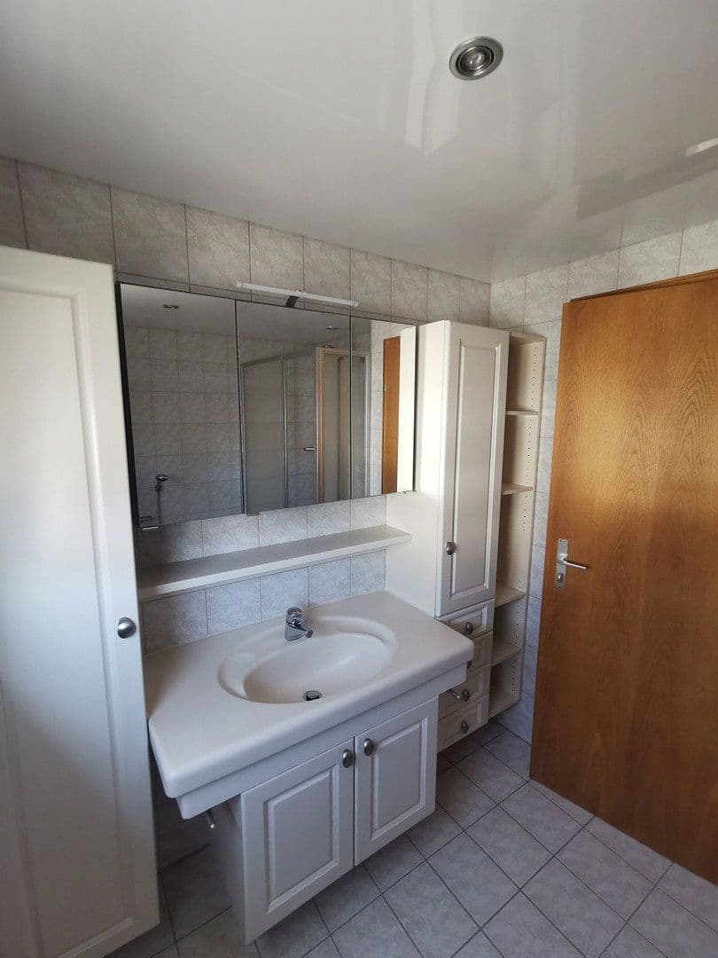 Prenájom bytu 3-izbový 85 m², Neuenstadt am Kocher, Bádensko-Wurttembersko Prenájom bytu 3-izbový 85 m², Neuenstadt am Kocher, Bádensko-Wurttembersko