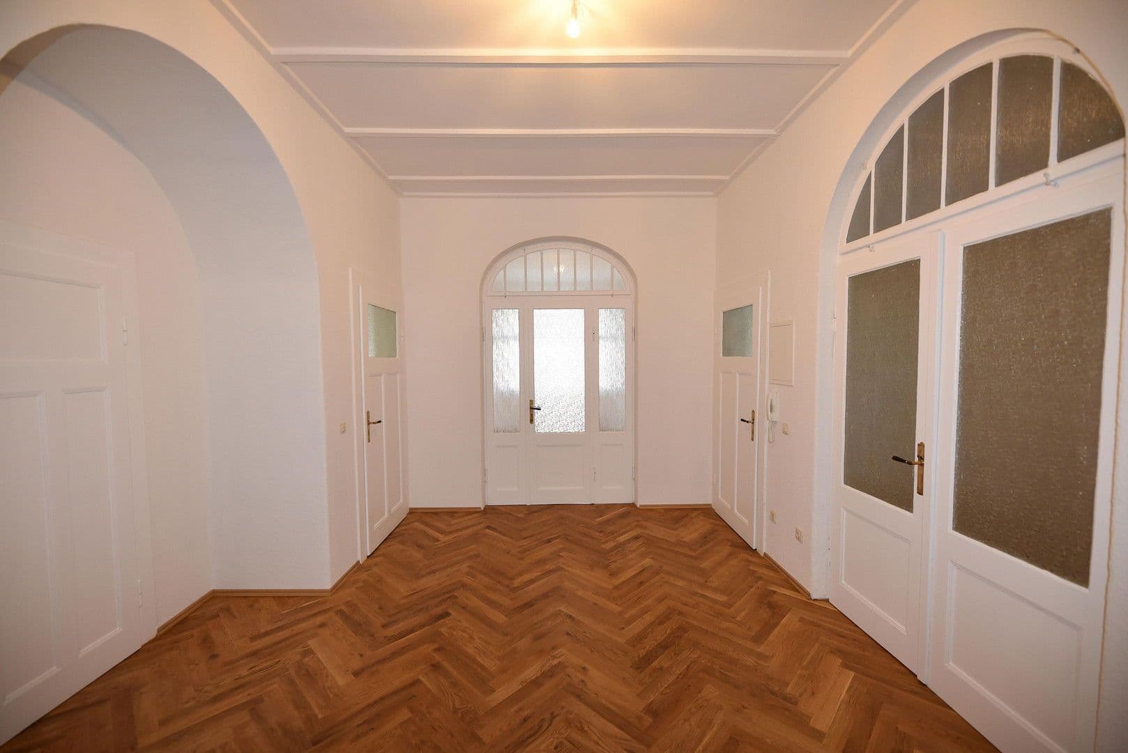 Prenájom bytu 4-izbový 135 m², Arnoldstraße 31, Dresden, Sasko Prenájom bytu 4-izbový 135 m², Arnoldstraße 31, Dresden, Sasko