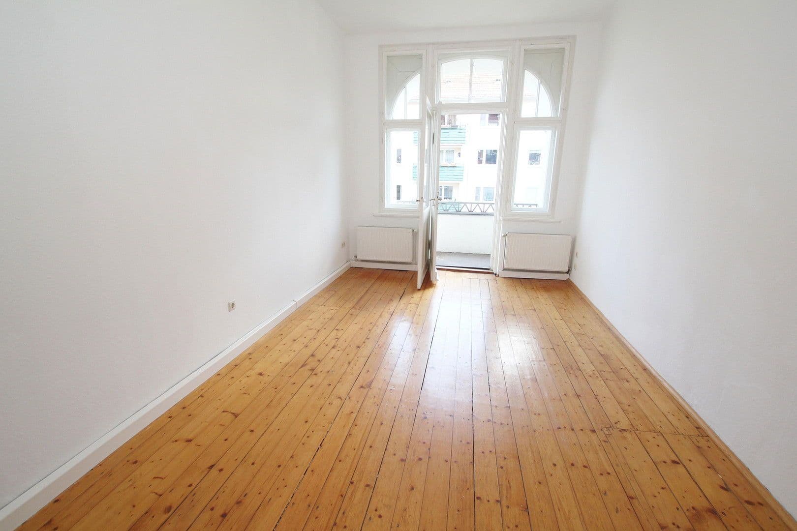 Prenájom bytu 4-izbový 135 m², Arnoldstraße 31, Dresden, Sasko Prenájom bytu 4-izbový 135 m², Arnoldstraße 31, Dresden, Sasko