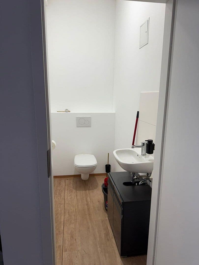 Prenájom nebytového priestoru 77 m², Bahnhofstr. 13, Schwandorf, Bavorsko Prenájom nebytového priestoru 77 m², Bahnhofstr. 13, Schwandorf, Bavorsko