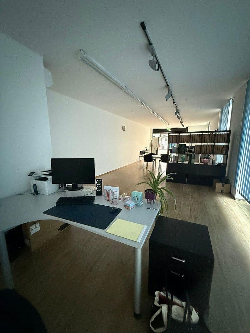 Prenájom nebytového priestoru 77 m², Bahnhofstr. 13, Schwandorf, Bavorsko Prenájom nebytového priestoru 77 m², Bahnhofstr. 13, Schwandorf, Bavorsko