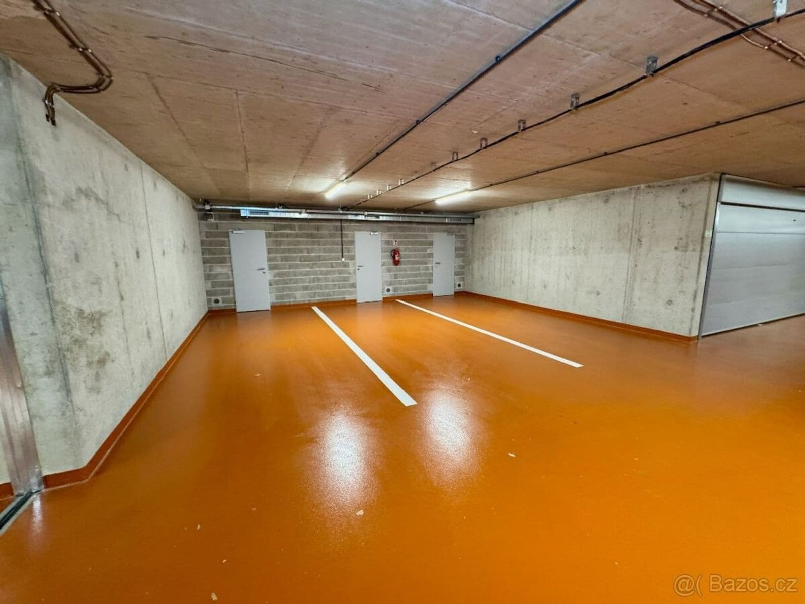 Prenájom garáže 15 m², Zlín, Zlínský kraj Prenájom garáže 15 m², Zlín, Zlínský kraj