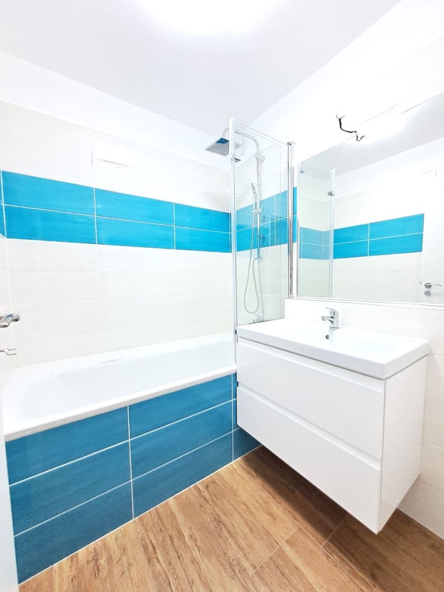 Prenájom bytu 3-izbový 78 m², Šmolíkova, Praha, Praha Prenájom bytu 3-izbový 78 m², Šmolíkova, Praha, Praha