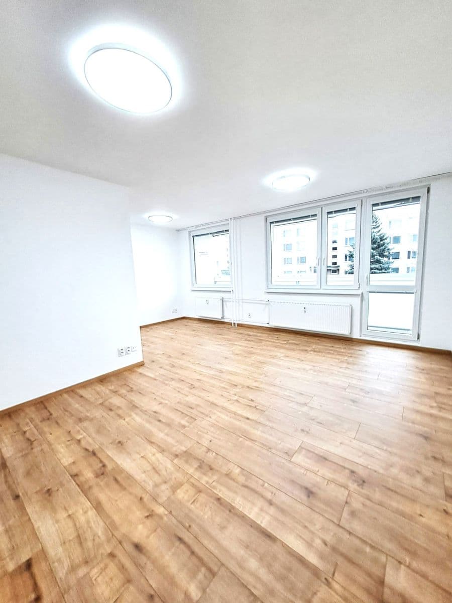 Prenájom bytu 3-izbový 78 m², Šmolíkova, Praha, Praha Prenájom bytu 3-izbový 78 m², Šmolíkova, Praha, Praha