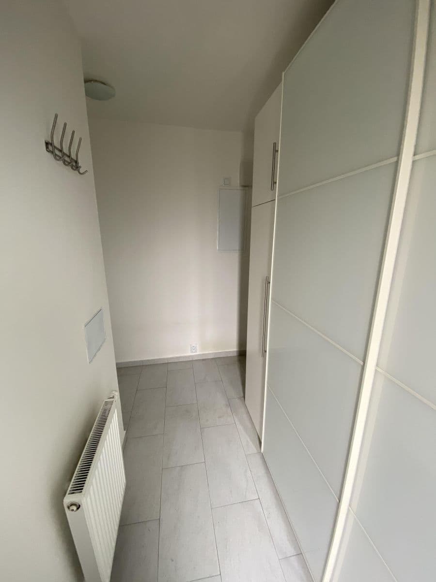 Prenájom bytu 2-izbový 55 m², Leknínová, Říčany, Středočeský kraj Prenájom bytu 2-izbový 55 m², Leknínová, Říčany, Středočeský kraj