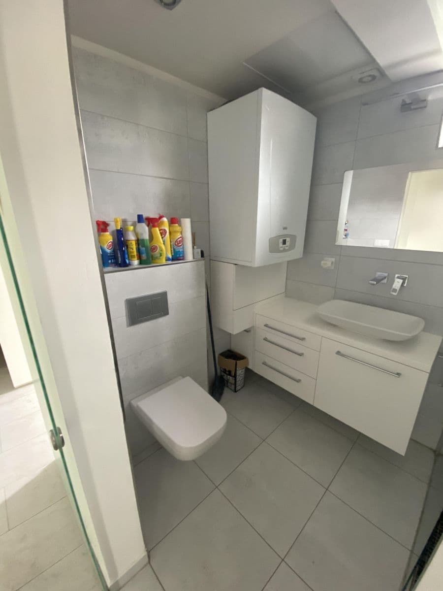 Prenájom bytu 2-izbový 55 m², Leknínová, Říčany, Středočeský kraj Prenájom bytu 2-izbový 55 m², Leknínová, Říčany, Středočeský kraj