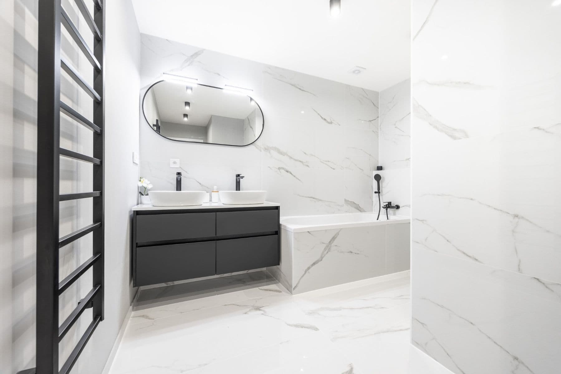 Predaj bytu 3-izbový 100 m², Jeřabinová, Praha, Praha Predaj bytu 3-izbový 100 m², Jeřabinová, Praha, Praha