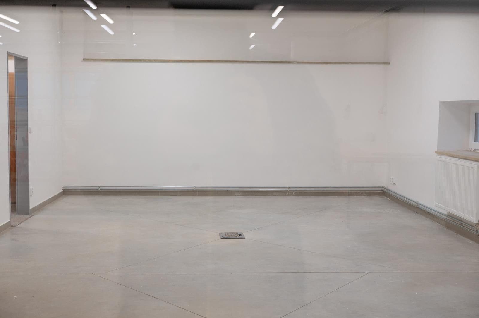 Prenájom nebytového priestoru 328 m², Albrechtice, Pardubický kraj Prenájom nebytového priestoru 328 m², Albrechtice, Pardubický kraj