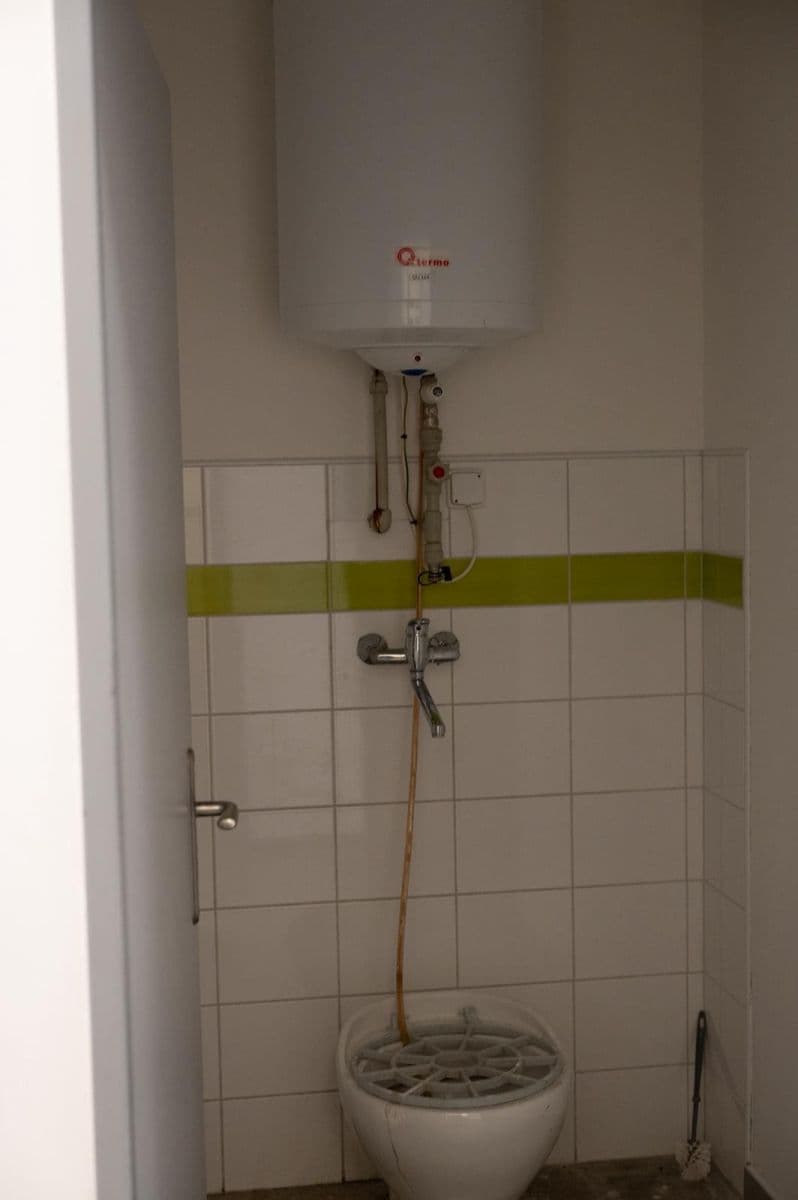 Prenájom nebytového priestoru 328 m², Albrechtice, Pardubický kraj Prenájom nebytového priestoru 328 m², Albrechtice, Pardubický kraj