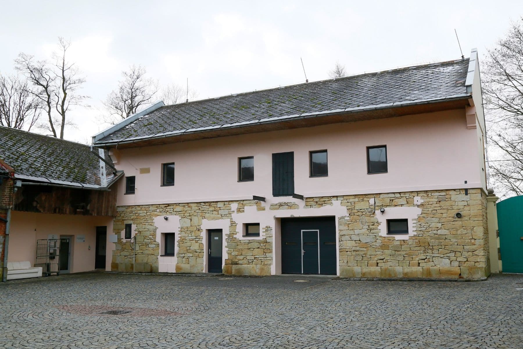 Prenájom nebytového priestoru 98 m², Albrechtice, Pardubický kraj Prenájom nebytového priestoru 98 m², Albrechtice, Pardubický kraj