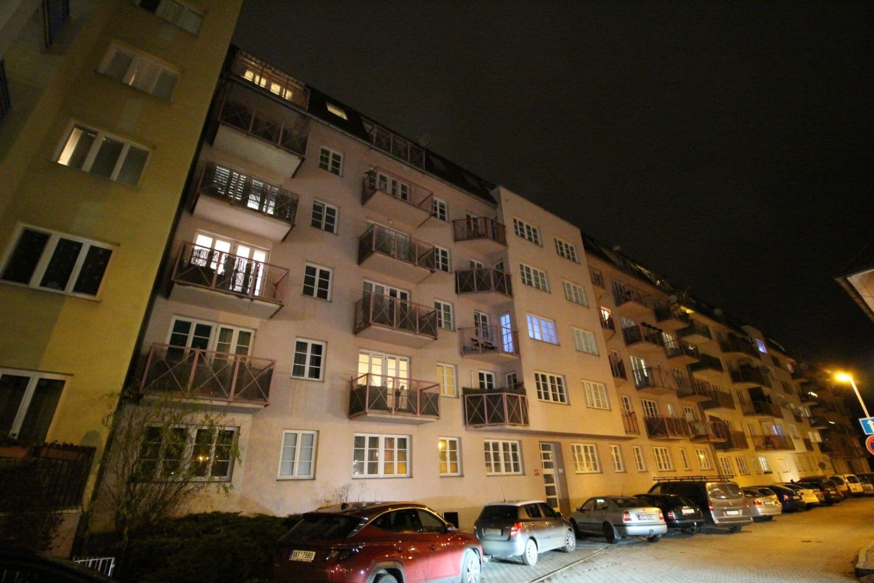 Prenájom bytu 2-izbový 41 m², Pelušková, Praha, Praha Prenájom bytu 2-izbový 41 m², Pelušková, Praha, Praha