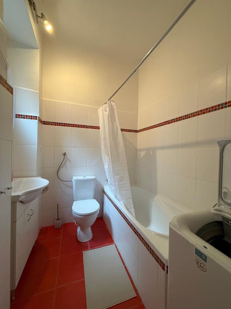 Prenájom bytu 2-izbový 50 m², Štěpánská, Praha, Praha Prenájom bytu 2-izbový 50 m², Štěpánská, Praha, Praha