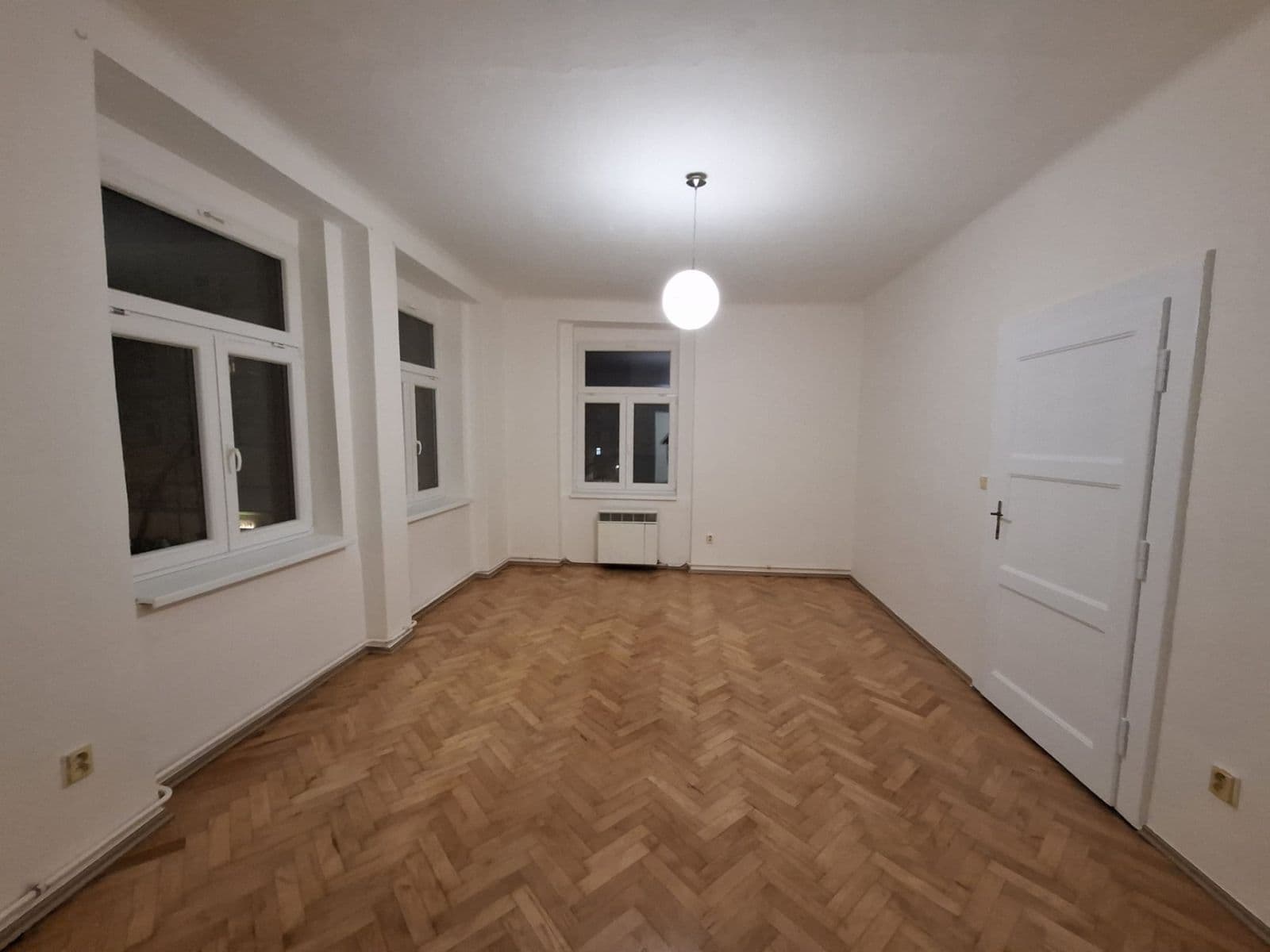 Prenájom bytu 2-izbový 72 m², Hartigova, Praha, Praha Prenájom bytu 2-izbový 72 m², Hartigova, Praha, Praha