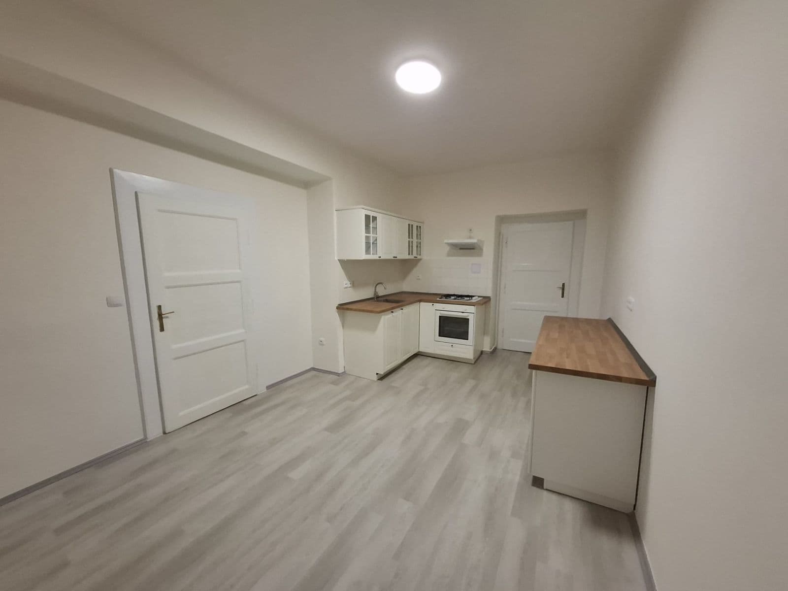 Prenájom bytu 2-izbový 72 m², Hartigova, Praha, Praha Prenájom bytu 2-izbový 72 m², Hartigova, Praha, Praha