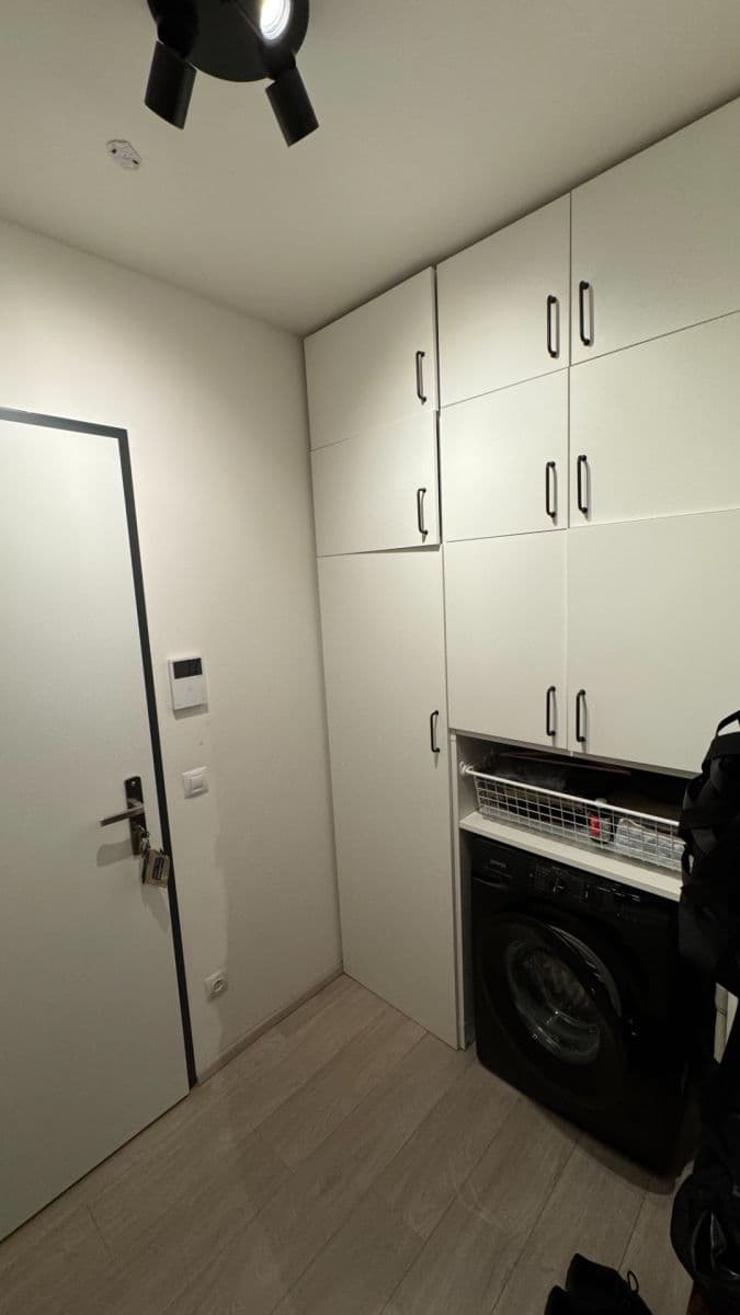 Prenájom bytu 1-izbový 37 m², Hartigova, Praha, Praha Prenájom bytu 1-izbový 37 m², Hartigova, Praha, Praha