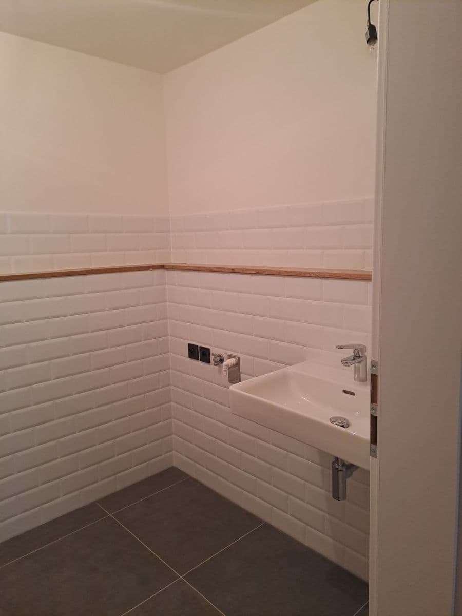 Prenájom bytu 3-izbový 66 m², Kolbenova, Praha, Praha Prenájom bytu 3-izbový 66 m², Kolbenova, Praha, Praha