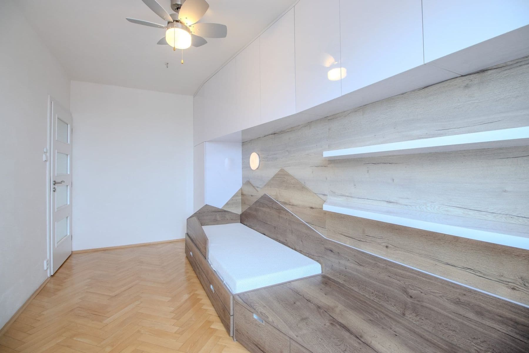 Prenájom bytu 3-izbový 73 m², Měchenická, Praha, Praha Prenájom bytu 3-izbový 73 m², Měchenická, Praha, Praha