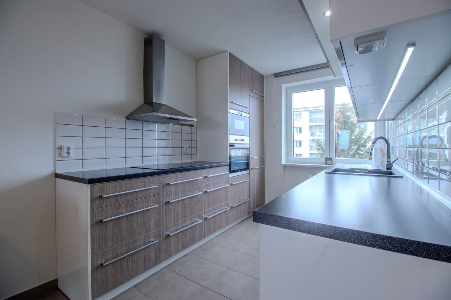 Prenájom bytu 3-izbový 73 m², Měchenická, Praha, Praha Prenájom bytu 3-izbový 73 m², Měchenická, Praha, Praha