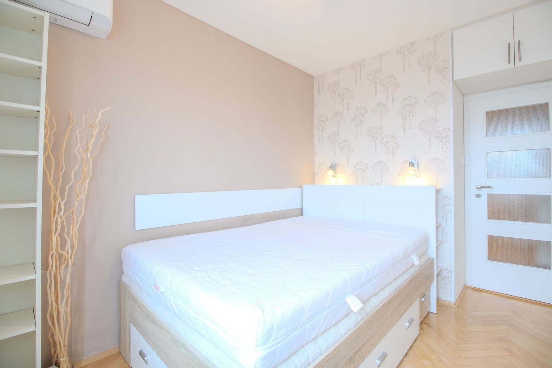 Prenájom bytu 3-izbový 73 m², Měchenická, Praha, Praha Prenájom bytu 3-izbový 73 m², Měchenická, Praha, Praha