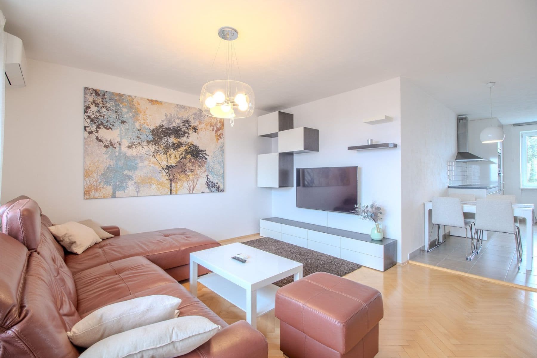 Prenájom bytu 3-izbový 73 m², Měchenická, Praha, Praha Prenájom bytu 3-izbový 73 m², Měchenická, Praha, Praha