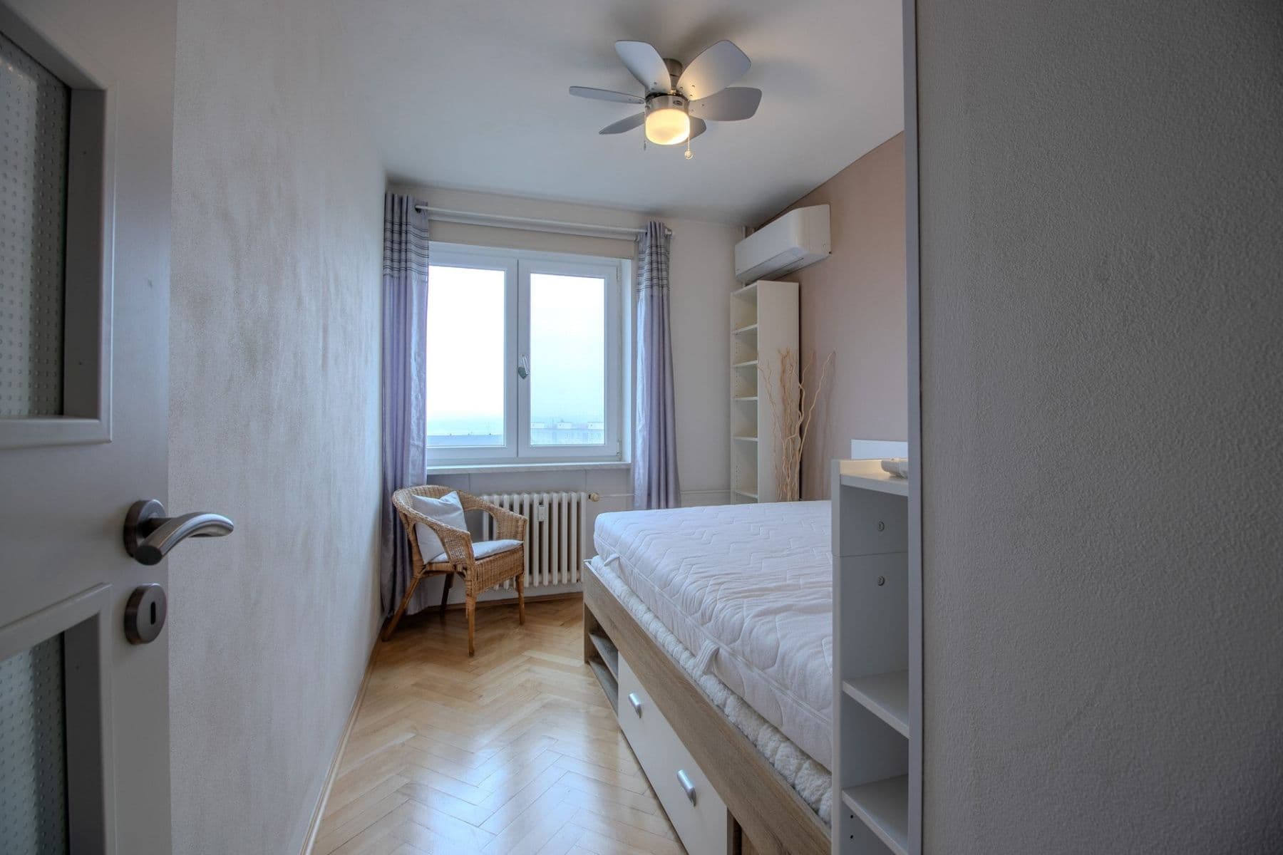 Prenájom bytu 3-izbový 73 m², Měchenická, Praha, Praha Prenájom bytu 3-izbový 73 m², Měchenická, Praha, Praha